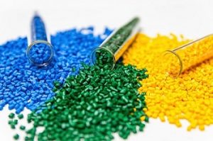 Read more about the article The Difference Between Extrusion and Injection Molding